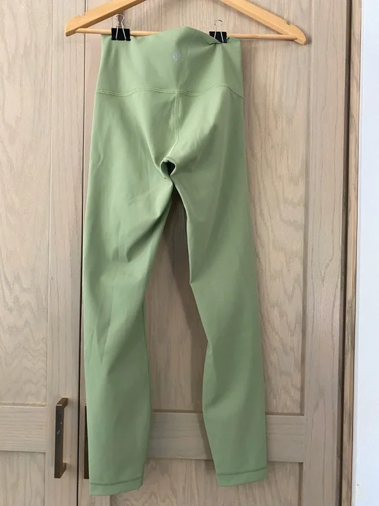 lululemon Wunder Under HR Tight 25” Size 4 - Picture 2 of 4